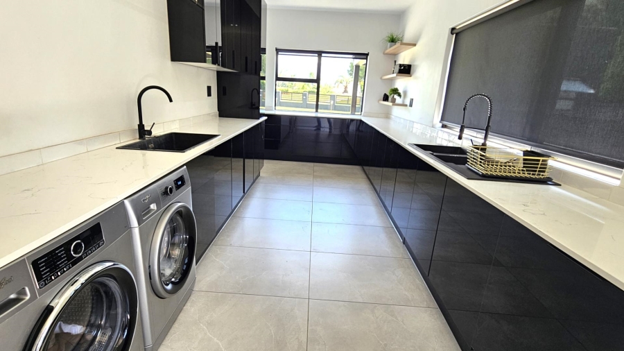 4 Bedroom Property for Sale in The Islands Estates North West